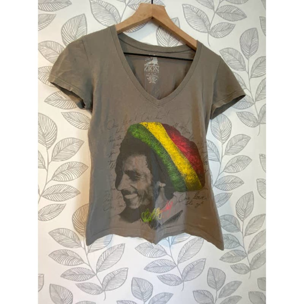Zion Bob Marley V-neck Graphic T-shirt, Size S